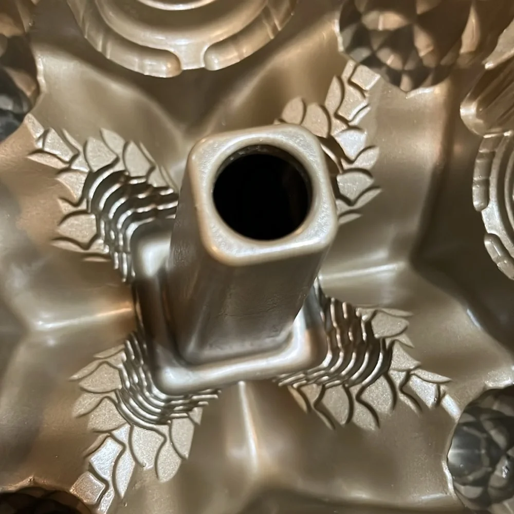 WILLIAMS SONOMA NORDICWARE HANSEL & GRETEL BUNDT PAN INSTRUCTION BOOKLET IN BOX